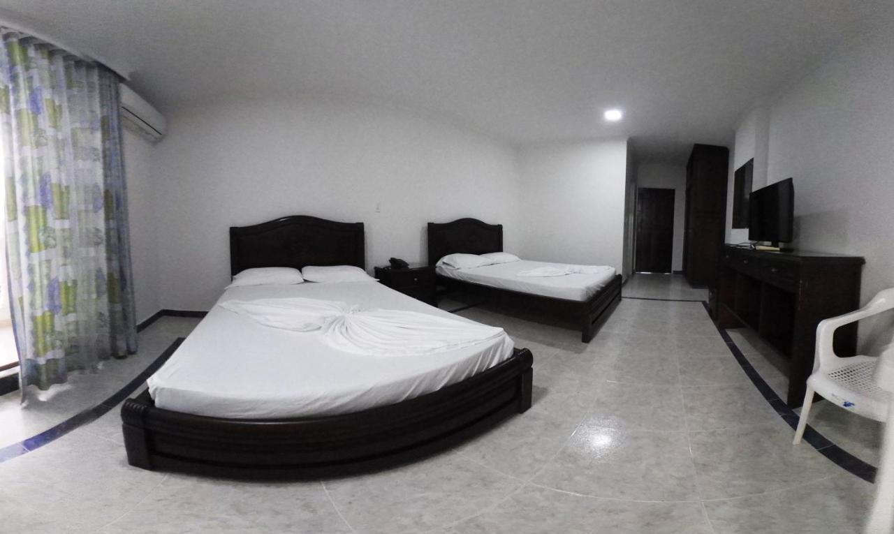 Zahira Hotel Melgar Exterior photo