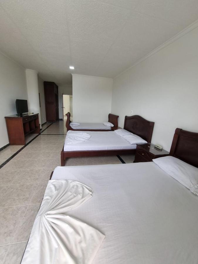 Zahira Hotel Melgar Exterior photo