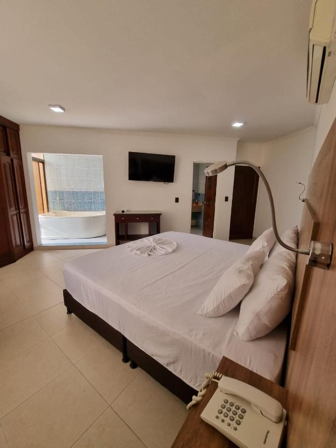 Zahira Hotel Melgar Exterior photo